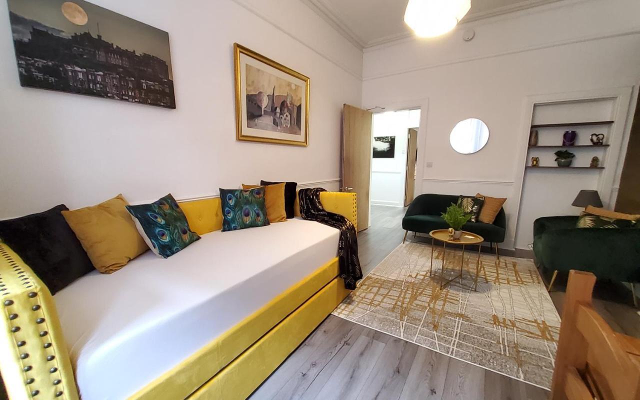 Leith Spectacular Apartment By Sensational Stay Short Lets & Serviced Accommodation With 6 Separate Beds & 2 Baths Edinburgh Bagian luar foto