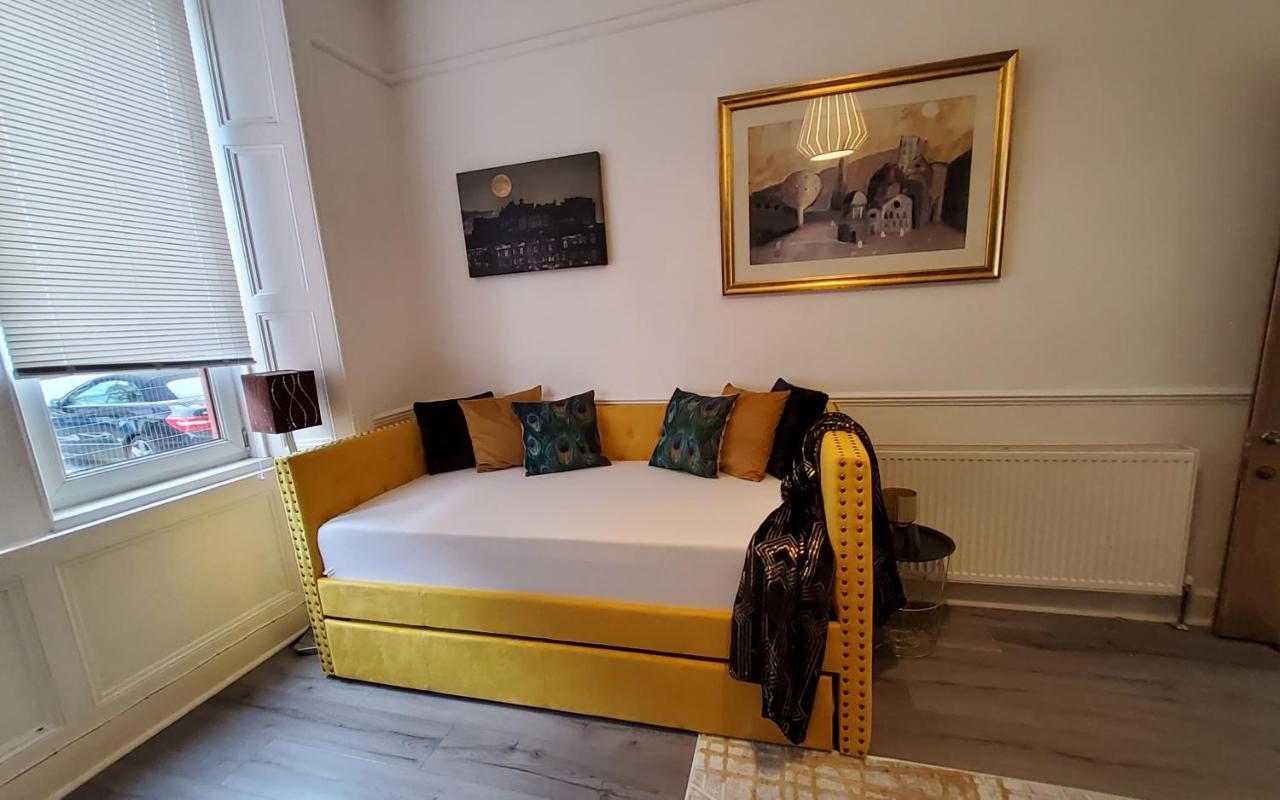 Leith Spectacular Apartment By Sensational Stay Short Lets & Serviced Accommodation With 6 Separate Beds & 2 Baths Edinburgh Bagian luar foto