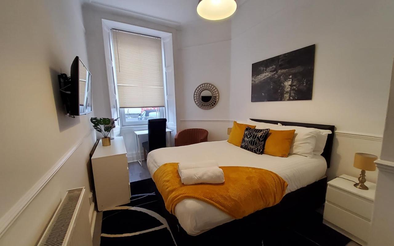 Leith Spectacular Apartment By Sensational Stay Short Lets & Serviced Accommodation With 6 Separate Beds & 2 Baths Edinburgh Bagian luar foto