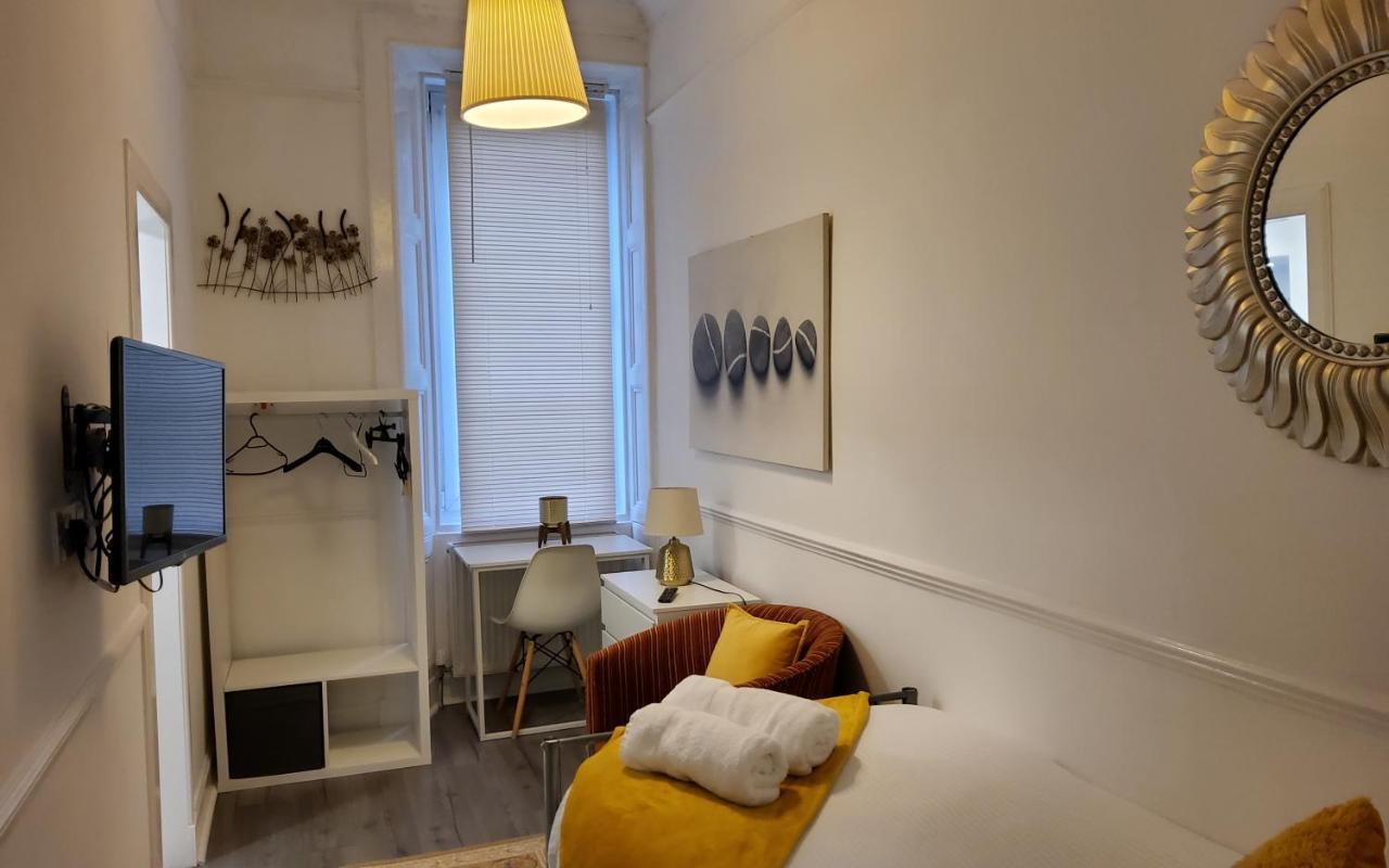 Leith Spectacular Apartment By Sensational Stay Short Lets & Serviced Accommodation With 6 Separate Beds & 2 Baths Edinburgh Bagian luar foto